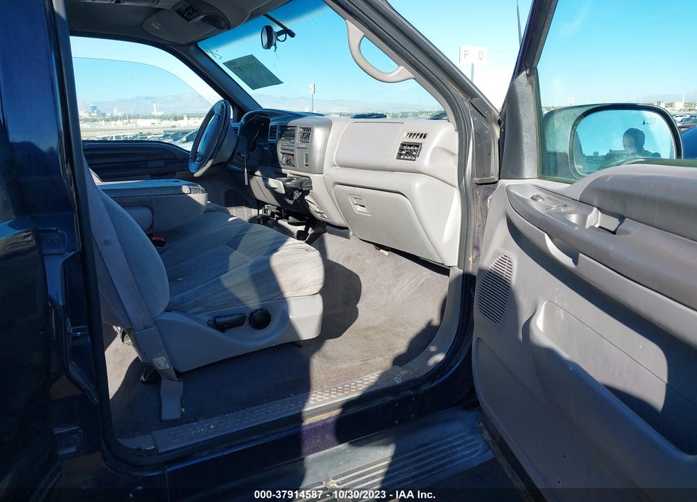 2000 FORD EXCURSION XLT VIN: 1FMSU41F0YEC78866
