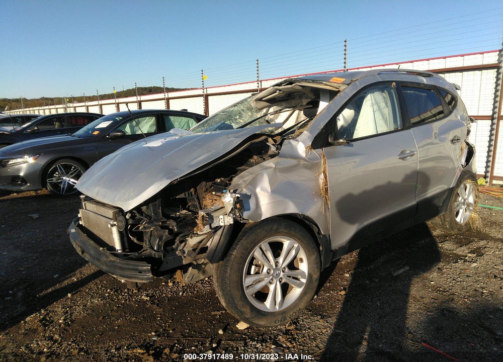 2010 HYUNDAI TUCSON GLS VIN: KM8JU3AC5AU073339