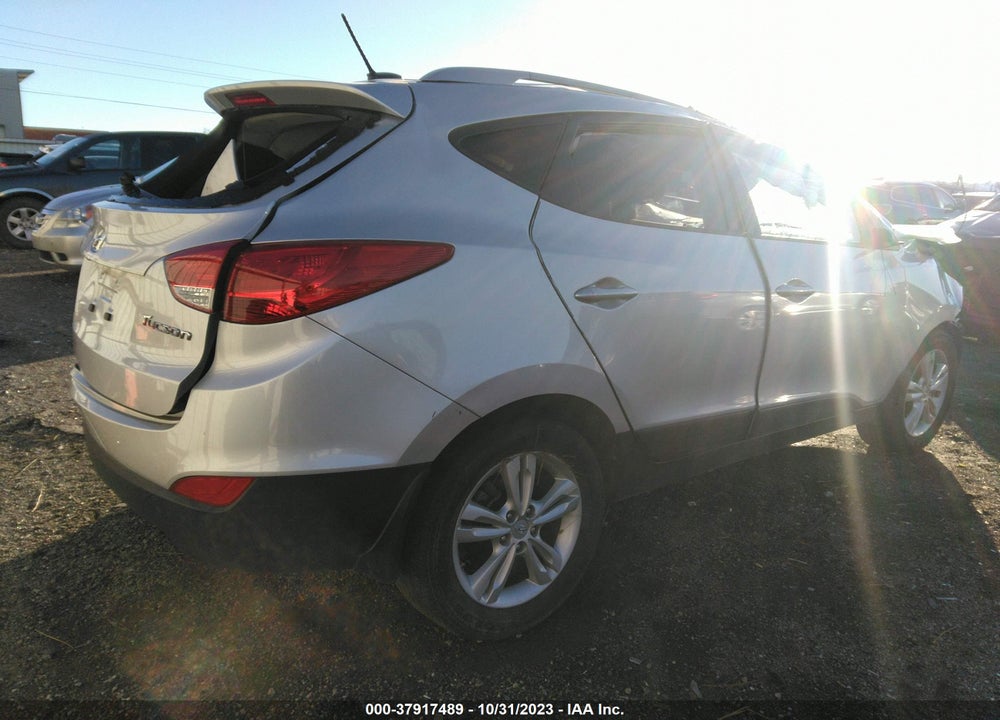 2010 HYUNDAI TUCSON GLS VIN: KM8JU3AC5AU073339
