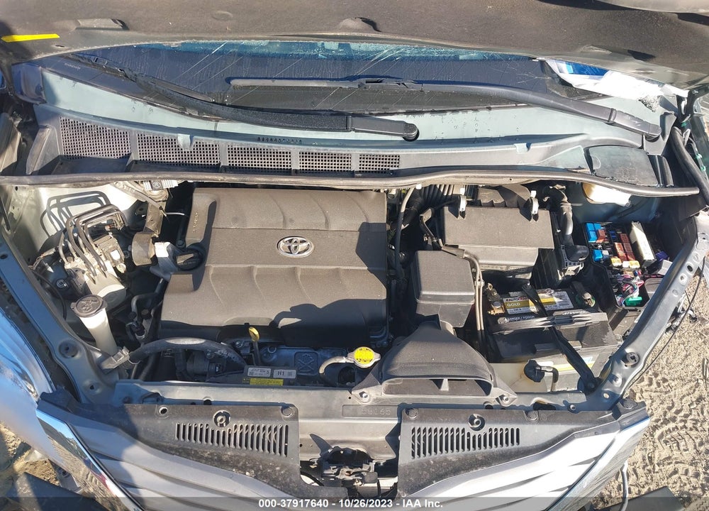 2014 TOYOTA SIENNA XLE V6 8 PASSENGER VIN: 5TDYK3DCXES454294