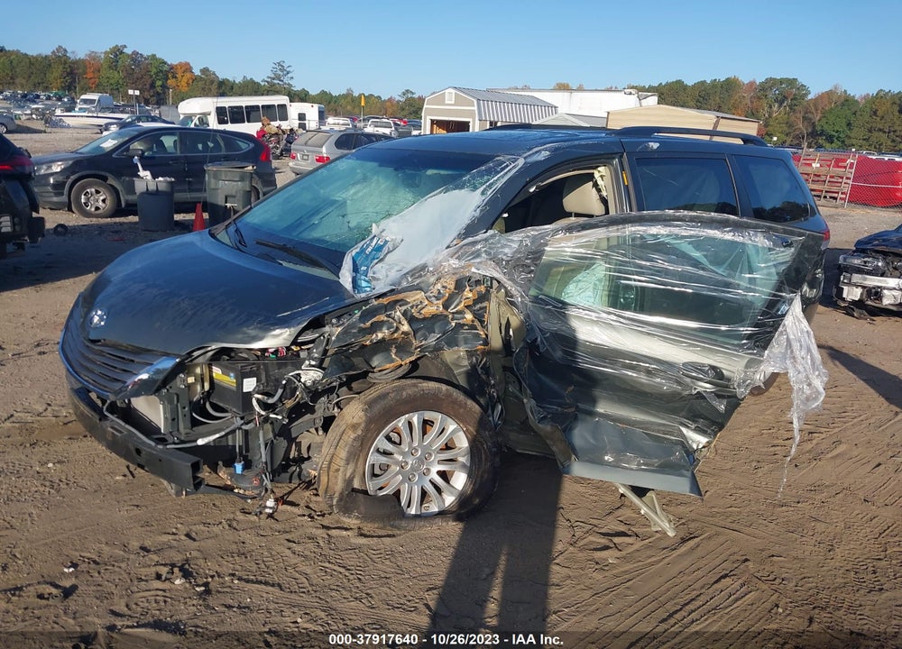 2014 TOYOTA SIENNA XLE V6 8 PASSENGER VIN: 5TDYK3DCXES454294