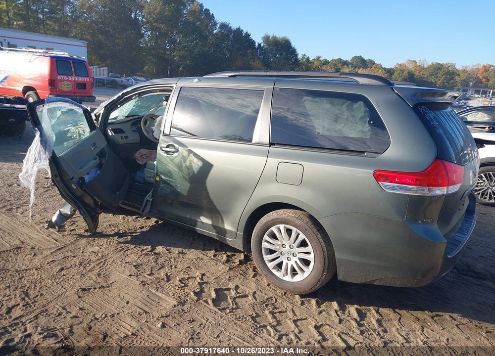 2014 TOYOTA SIENNA XLE V6 8 PASSENGER VIN: 5TDYK3DCXES454294