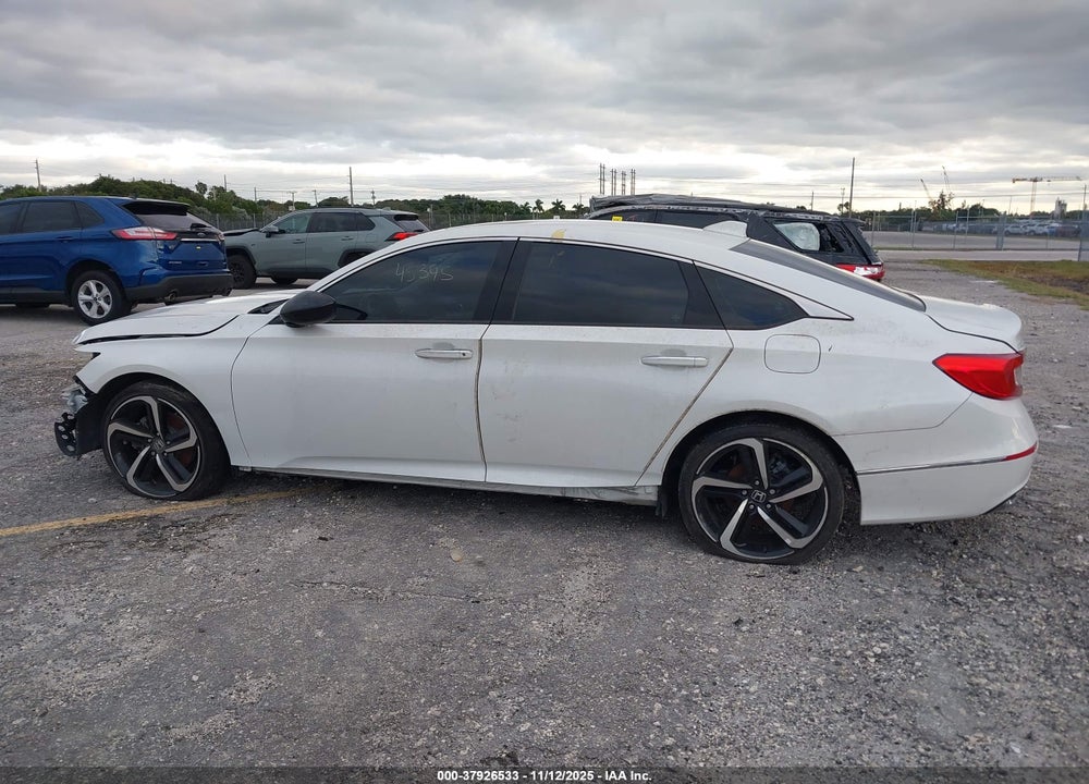 2022 HONDA ACCORD HYBRID TOURING VIN: 1HGCV3F99NA007392