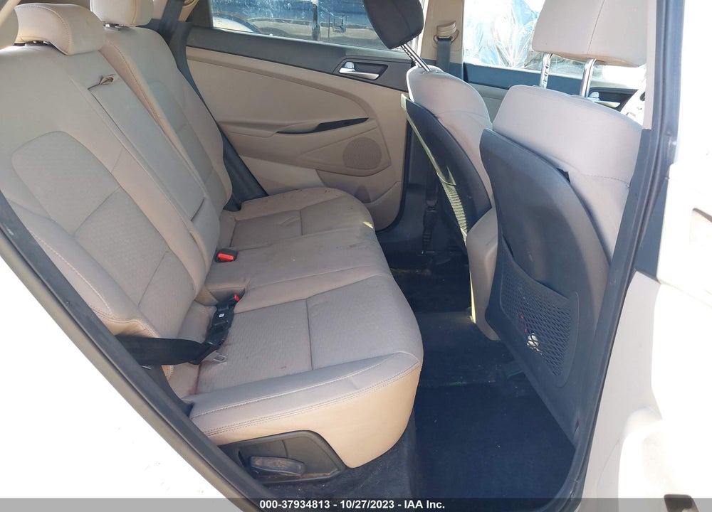 2020 HYUNDAI TUCSON SE VIN: KM8J23A40LU183538