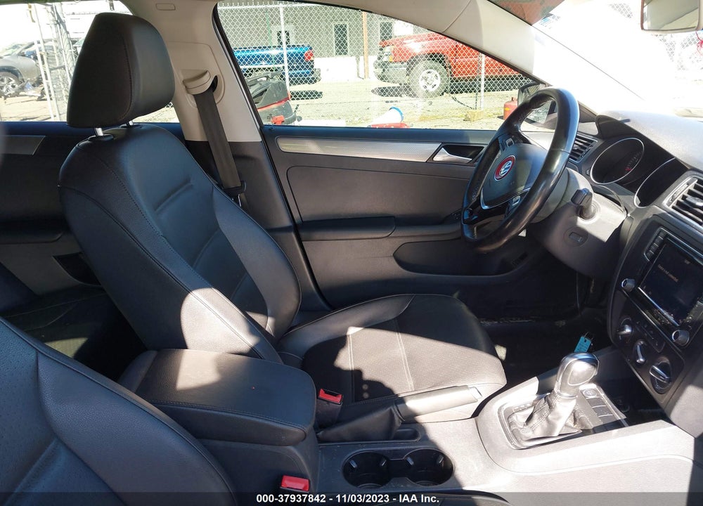 2017 VOLKSWAGEN JETTA 1.4T SE VIN: 3VWDB7AJXHM235541