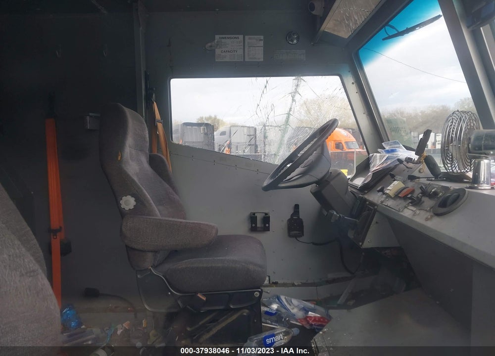 2018 FREIGHTLINER CHASSIS M LINE WALK-IN VAN VIN: 4UZAC2EA3JCJP9140