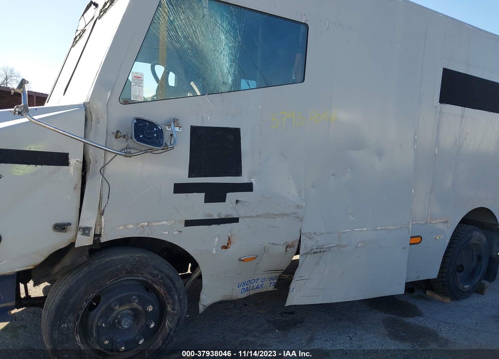 2018 FREIGHTLINER CHASSIS M LINE WALK-IN VAN VIN: 4UZAC2EA3JCJP9140