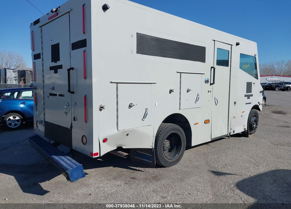 2018 FREIGHTLINER CHASSIS M LINE WALK-IN VAN VIN: 4UZAC2EA3JCJP9140