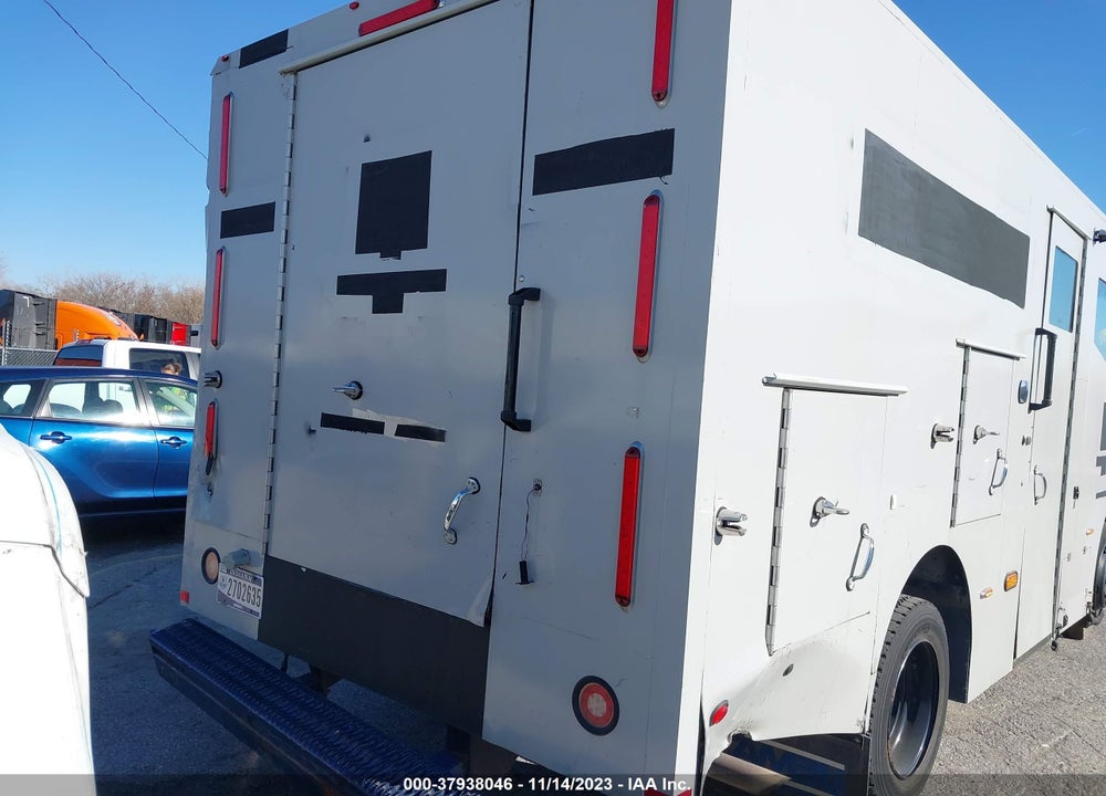 2018 FREIGHTLINER CHASSIS M LINE WALK-IN VAN VIN: 4UZAC2EA3JCJP9140