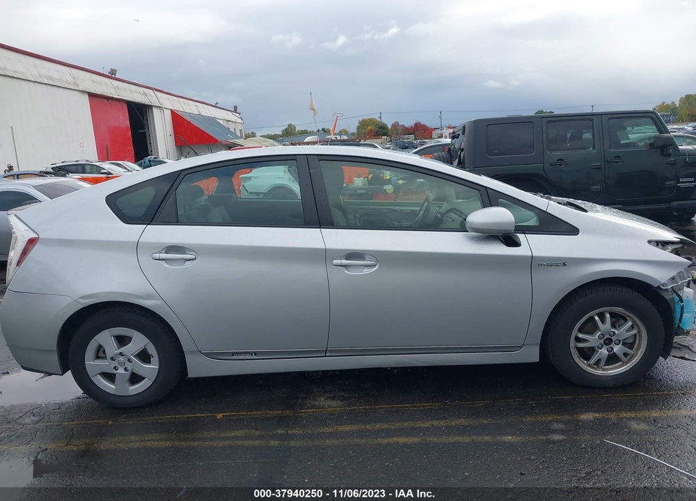2011 TOYOTA PRIUS THREE VIN: JTDKN3DU7B5334556