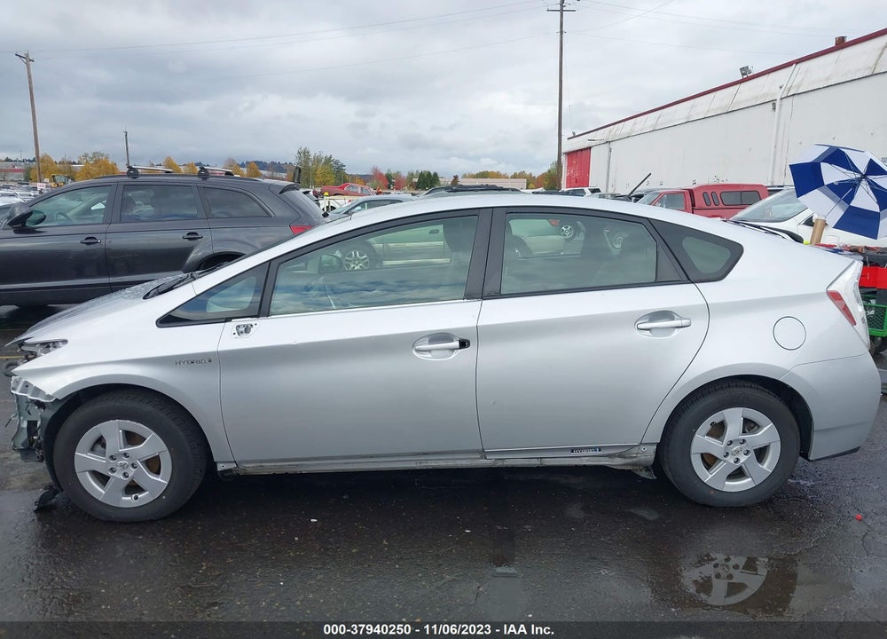 2011 TOYOTA PRIUS THREE VIN: JTDKN3DU7B5334556