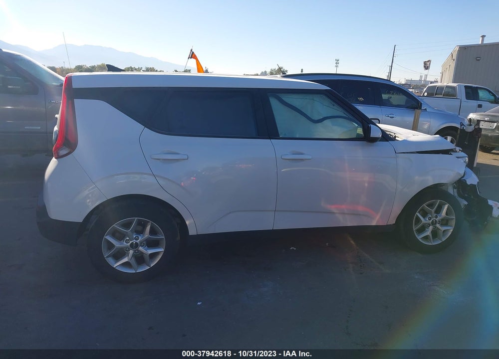 2022 KIA SOUL LX VIN: KNDJ23AU1N7176152