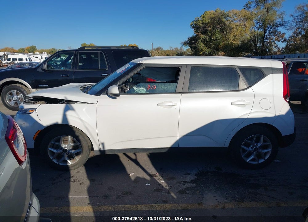 2022 KIA SOUL LX VIN: KNDJ23AU1N7176152