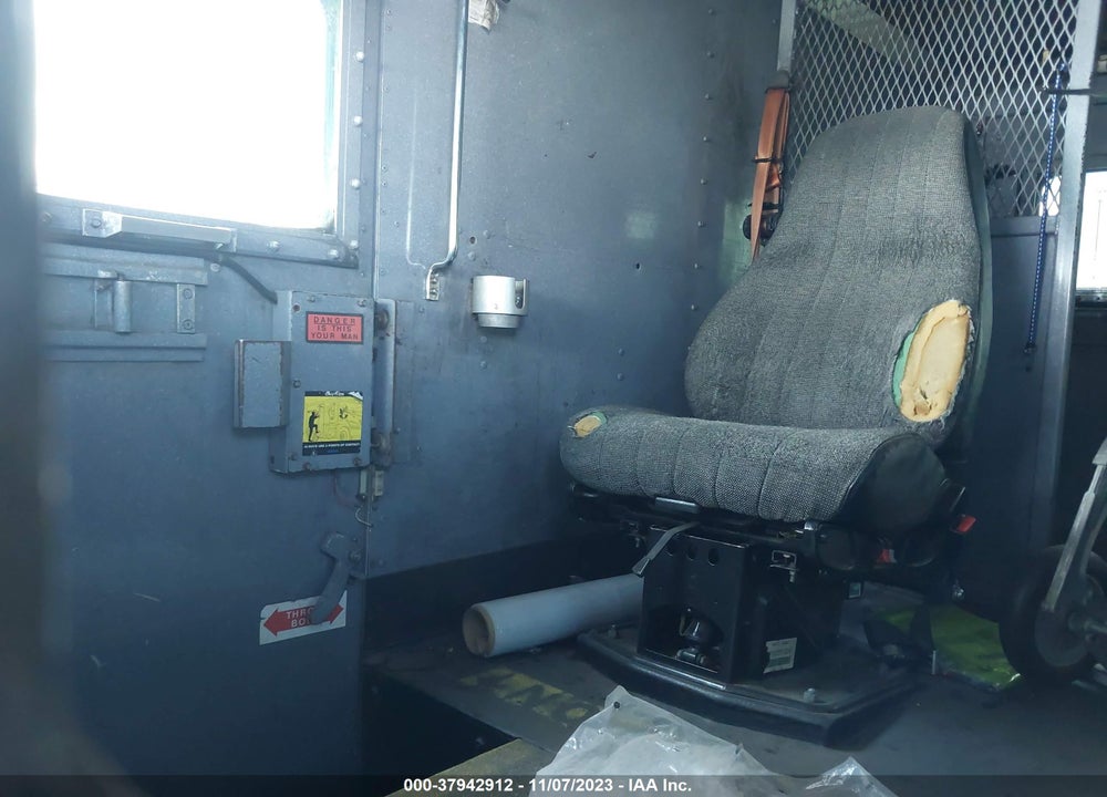 2008 INTERNATIONAL 4000 VIN: 1HTMMAAL08H540369