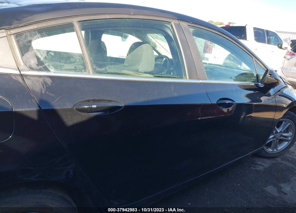 2018 CHEVROLET CRUZE LT AUTO VIN: 1G1BE5SM1J7238822