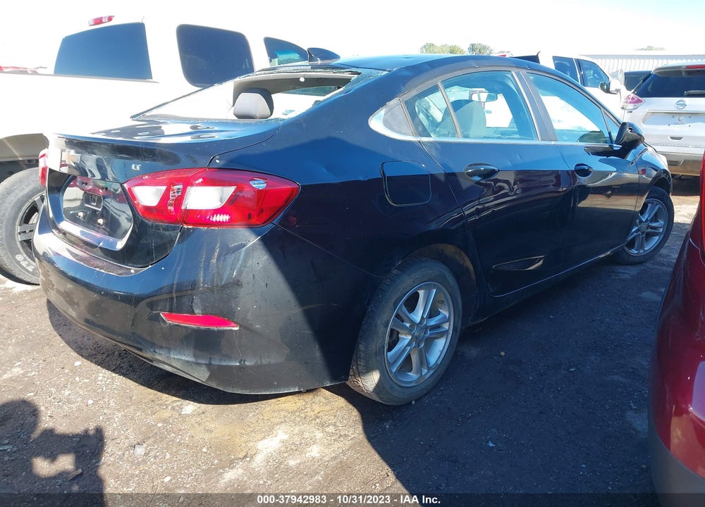 2018 CHEVROLET CRUZE LT AUTO VIN: 1G1BE5SM1J7238822