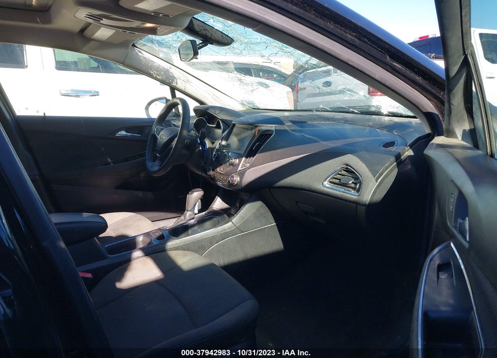 2018 CHEVROLET CRUZE LT AUTO VIN: 1G1BE5SM1J7238822