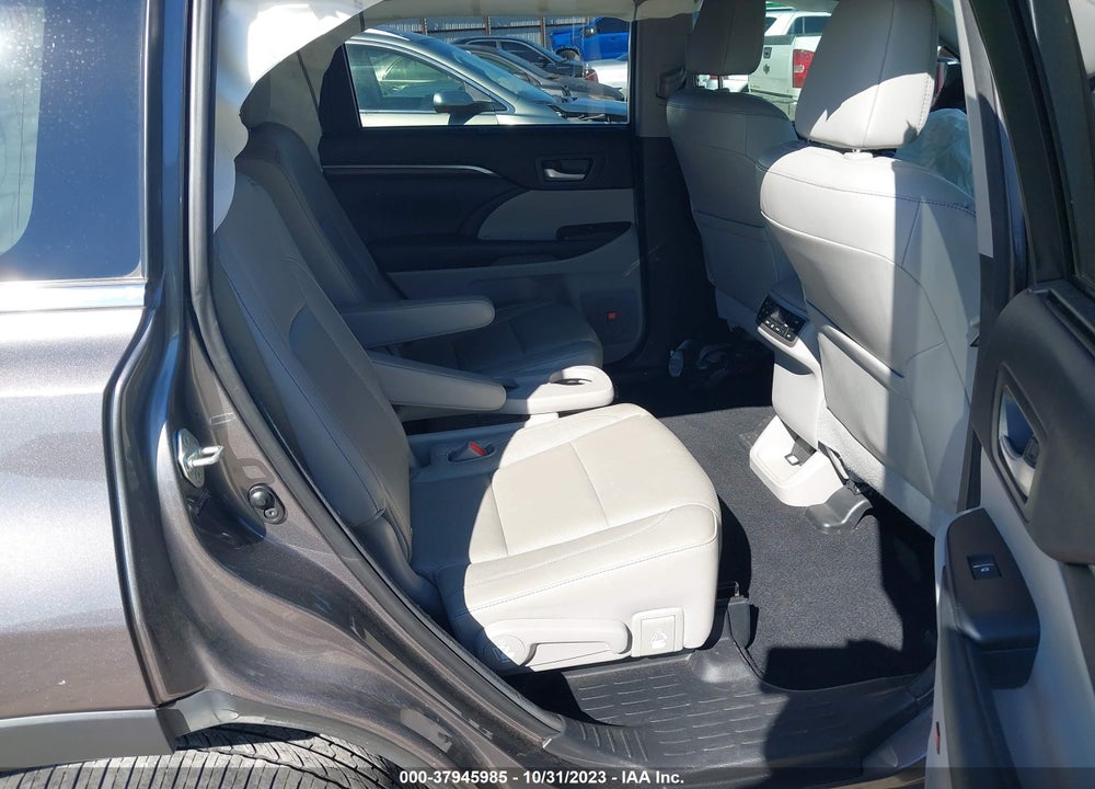 2014 TOYOTA HIGHLANDER LIMITED PLATINUM V6 VIN: 5TDYKRFH7ES028610