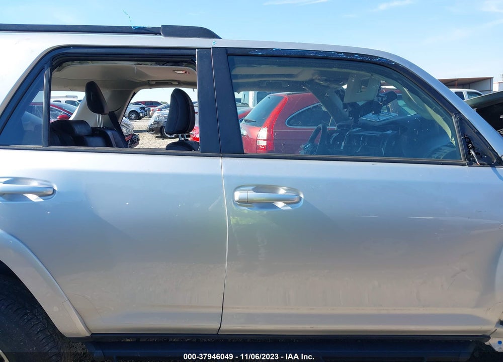 2021 TOYOTA 4RUNNER TRD OFF ROAD PREMIUM VIN: JTERU5JR8M5938340