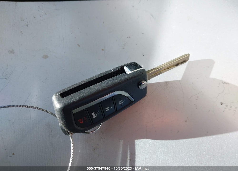 2021 TOYOTA COROLLA LE VIN: 5YFEPMAE2MP185909