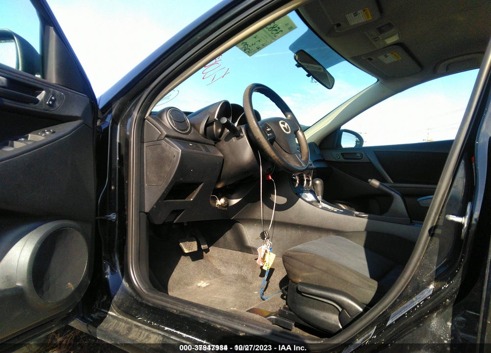 2011 MAZDA 3 I SPORT VIN: JM1BL1UF7B1395344