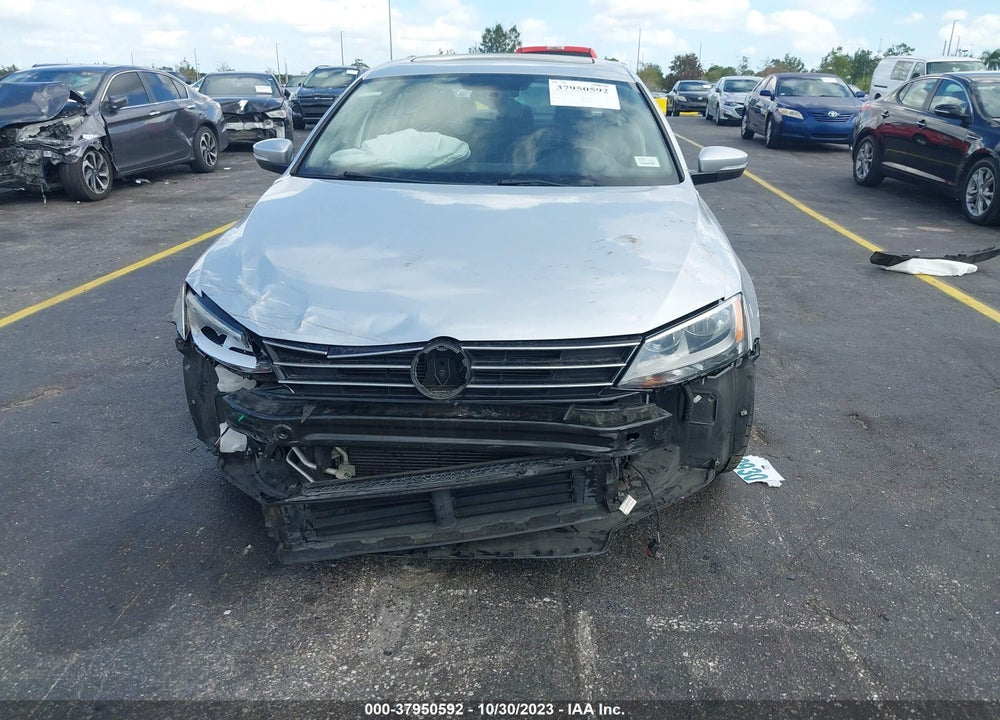 2015 VOLKSWAGEN JETTA 1.8T SE VIN: 3VWD07AJ8FM316427