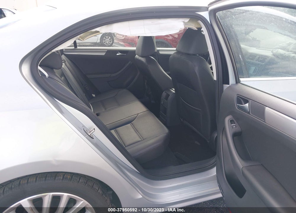 2015 VOLKSWAGEN JETTA 1.8T SE VIN: 3VWD07AJ8FM316427