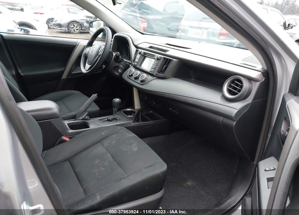2018 TOYOTA RAV4 LE VIN: 2T3BFREV7JW776610