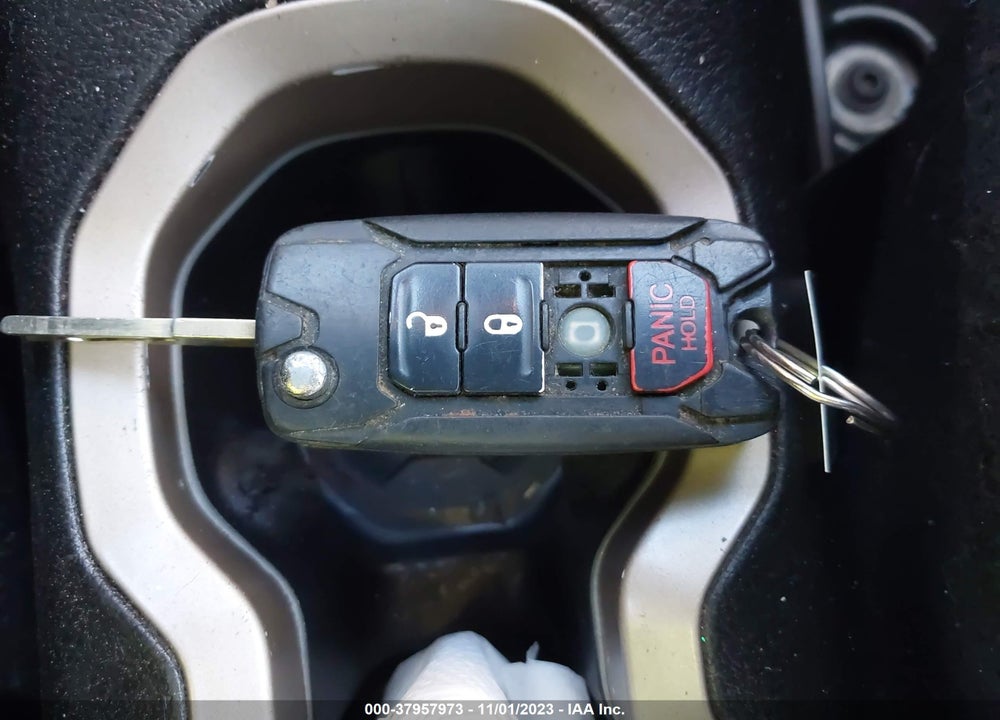 2015 JEEP RENEGADE LATITUDE VIN: ZACCJABTXFPB32712