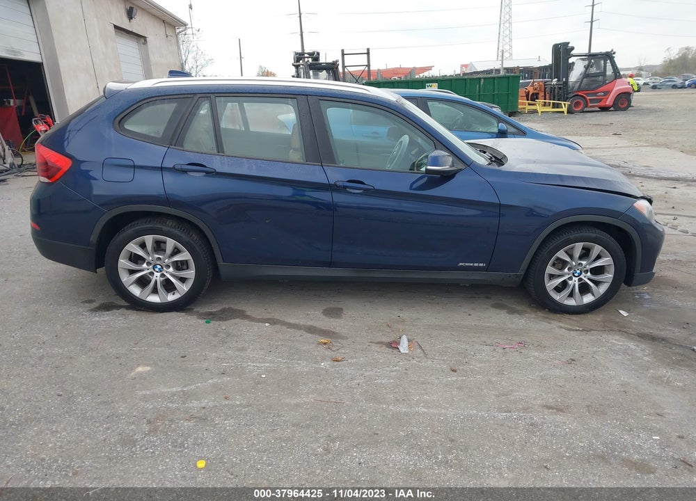 2013 BMW X1 XDRIVE28I VIN: WBAVL1C58DVR83896