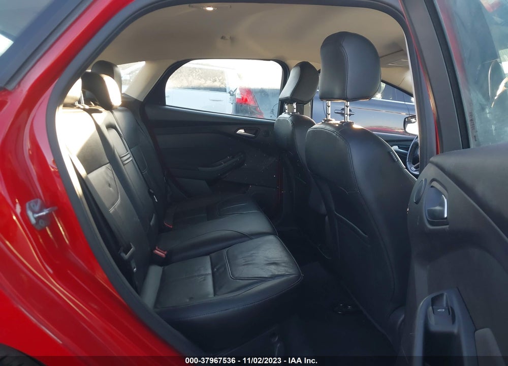 2016 FORD FOCUS SE VIN: 1FADP3K20GL383840