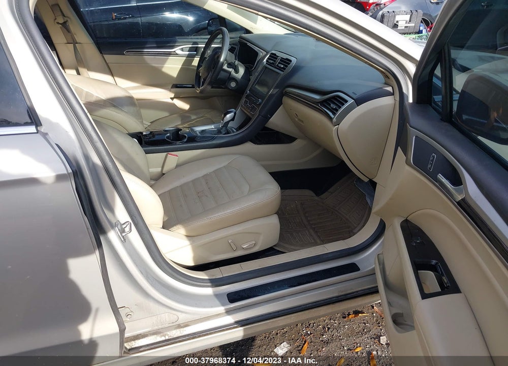 2016 FORD FUSION SE VIN: 3FA6P0HD6GR127445