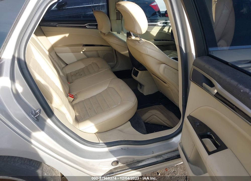 2016 FORD FUSION SE VIN: 3FA6P0HD6GR127445