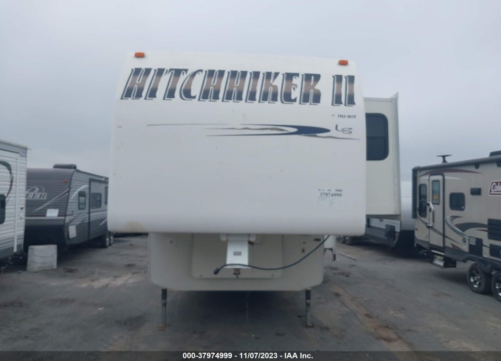 2002 MP HITCHHIKER II LS 29. VIN: 1C932FN092A022735