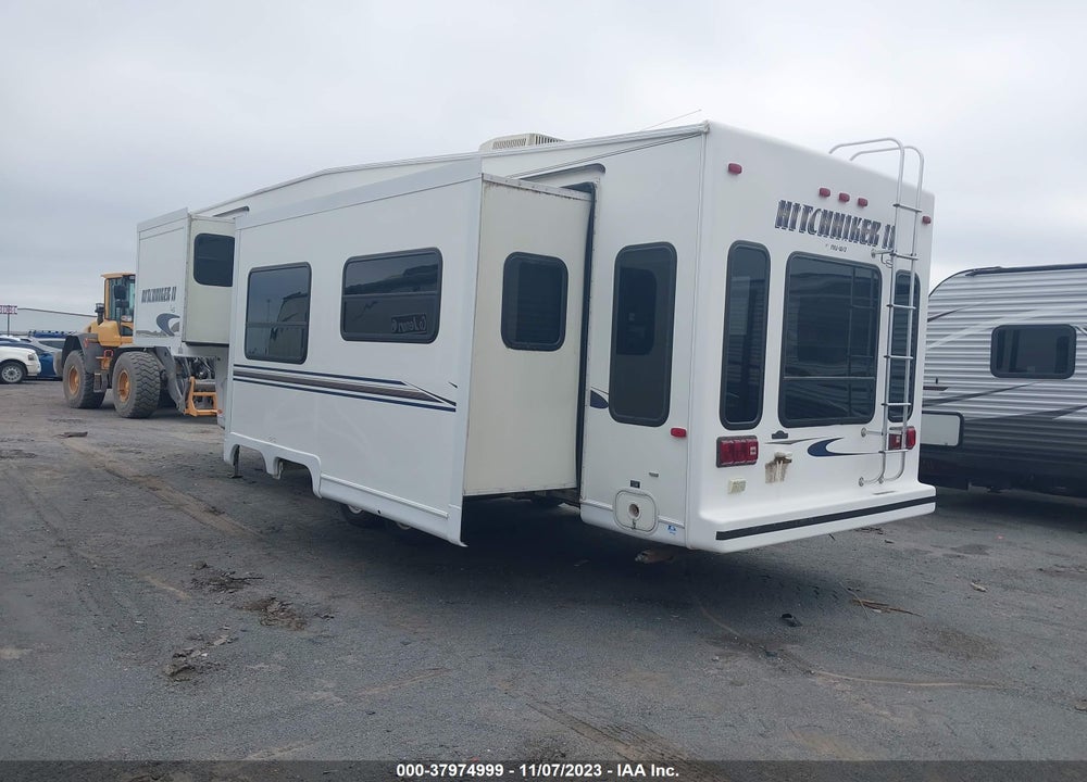 2002 MP HITCHHIKER II LS 29. VIN: 1C932FN092A022735