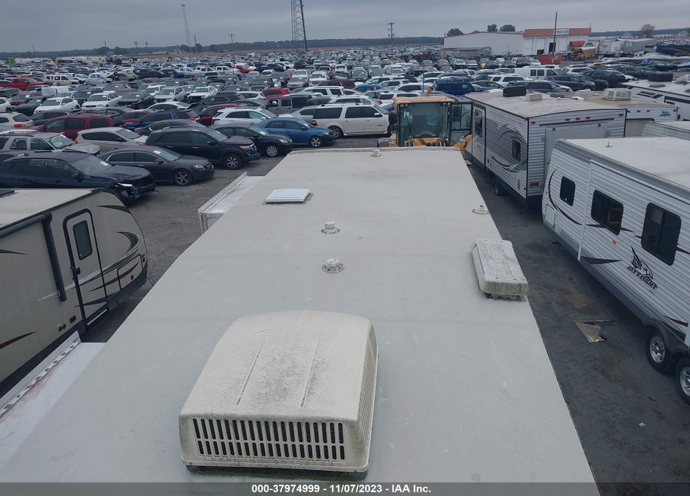 2002 MP HITCHHIKER II LS 29. VIN: 1C932FN092A022735