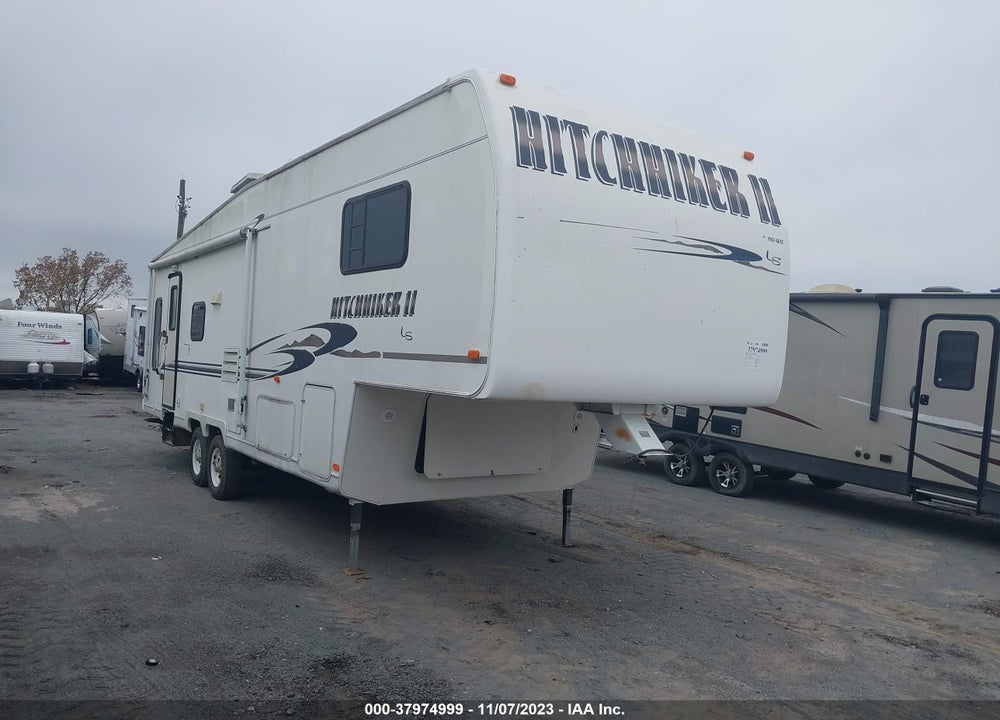2002 MP HITCHHIKER II LS 29. VIN: 1C932FN092A022735