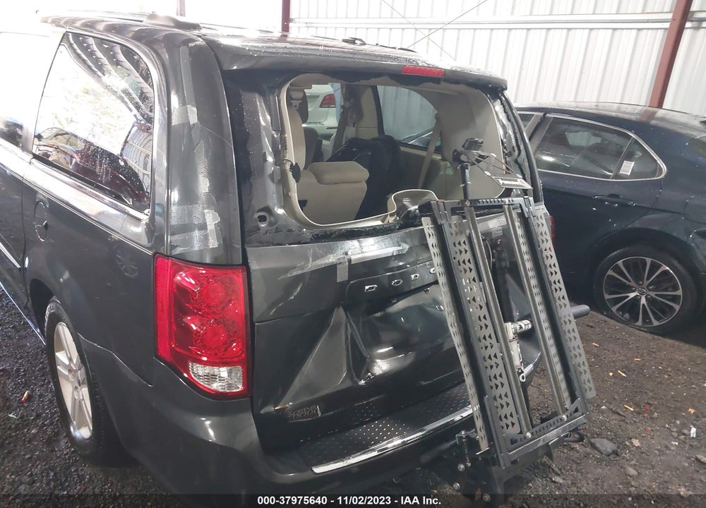 2011 DODGE GRAND CARAVAN CREW VIN: 2D4RN5DG8BR789085