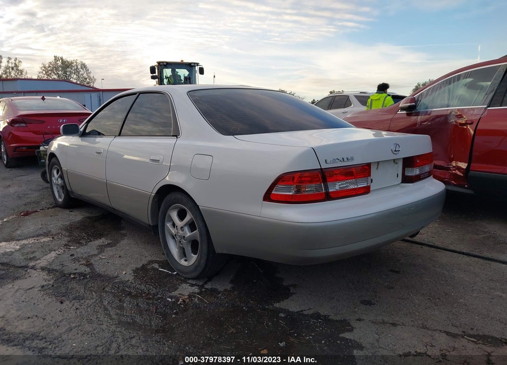 2000 LEXUS ES 300 VIN: JT8BF28G3Y5101986