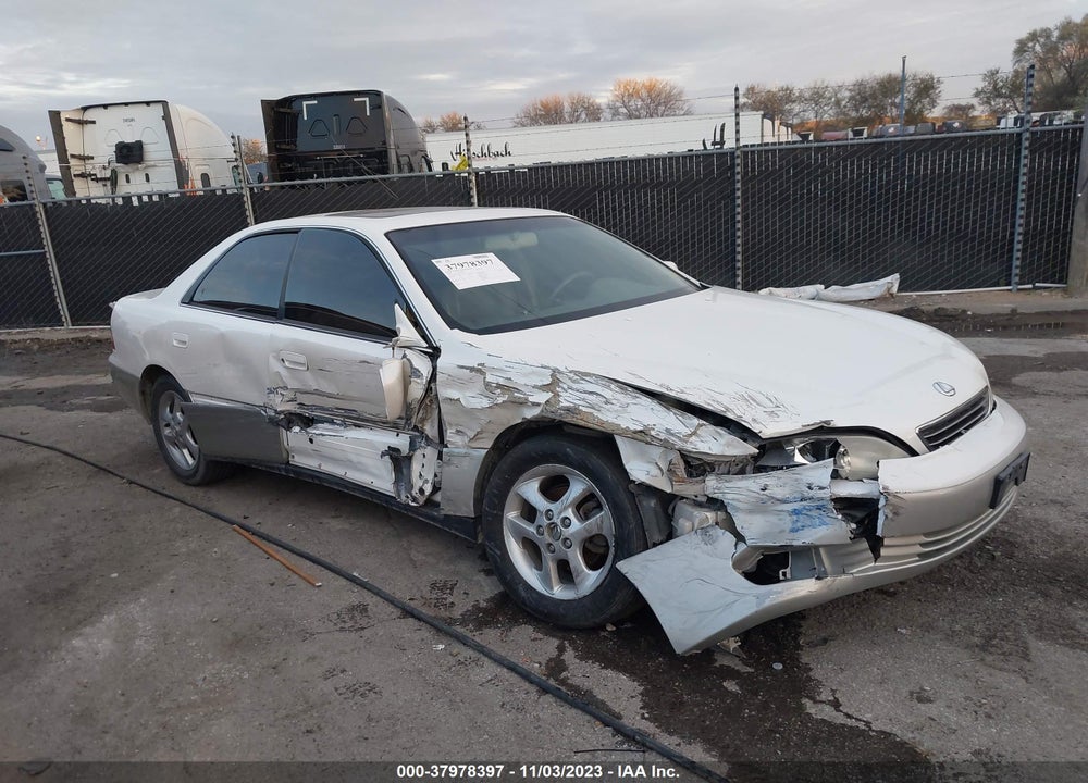 2000 LEXUS ES 300 VIN: JT8BF28G3Y5101986