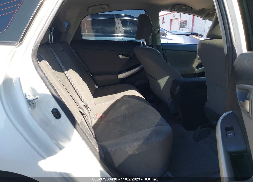 2015 TOYOTA PRIUS TWO VIN: JTDKN3DUXF1948126