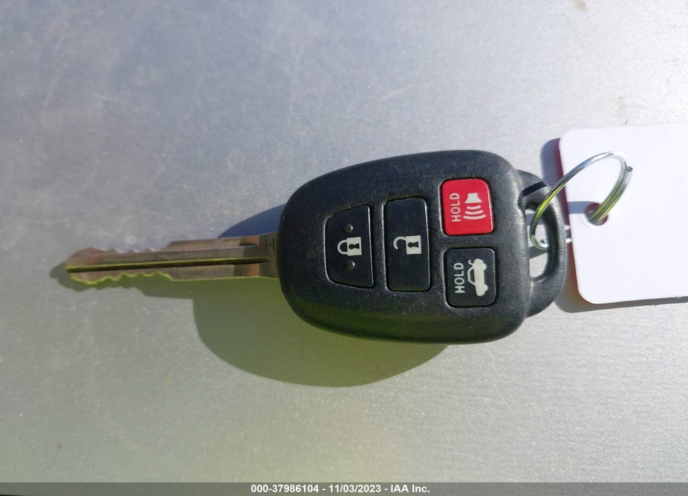 2015 TOYOTA COROLLA VIN: 2T1BURHE2FC332845