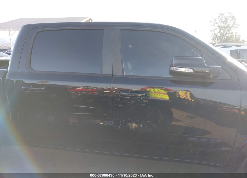 2021 RAM 1500 LAIE  4X4 5'7 BOX VIN: 1C6SRFJM2MN738692