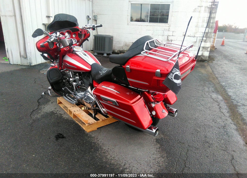 2008 HARLEY-DAVIDSON FLHTCUSE3 VIN: 1HD1PR81X8Y954185