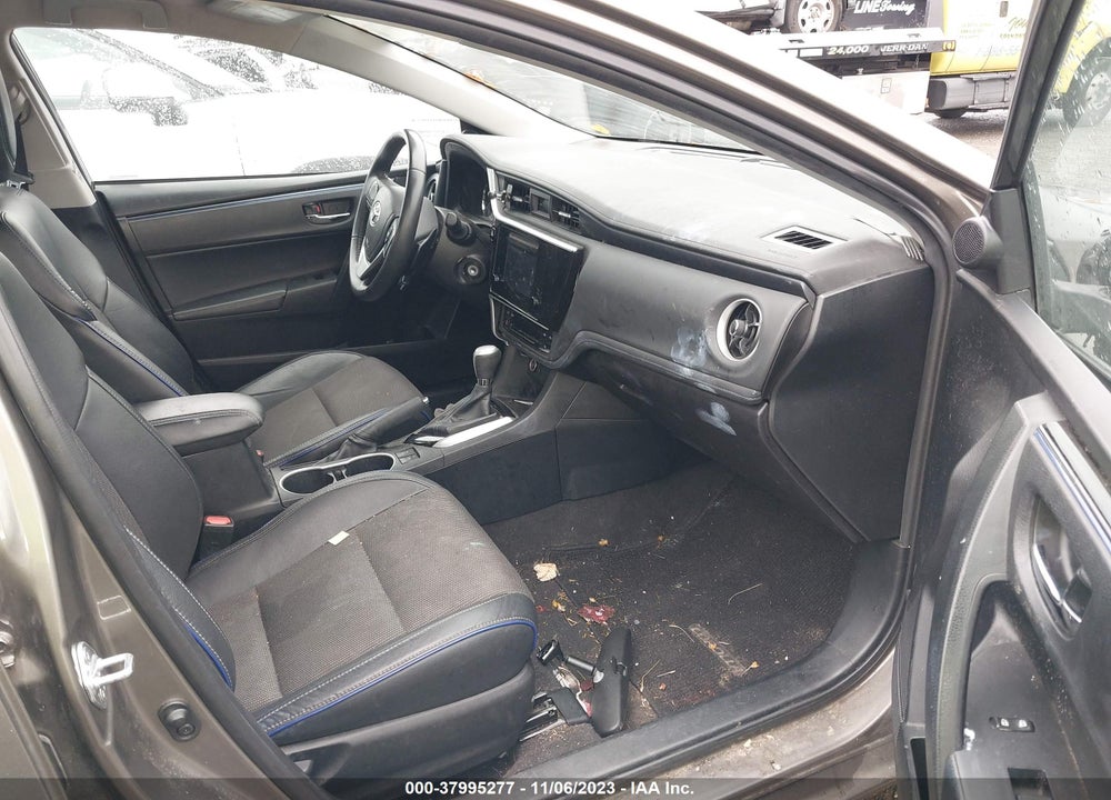 2018 TOYOTA COROLLA SE VIN: 2T1BURHE0JC966342