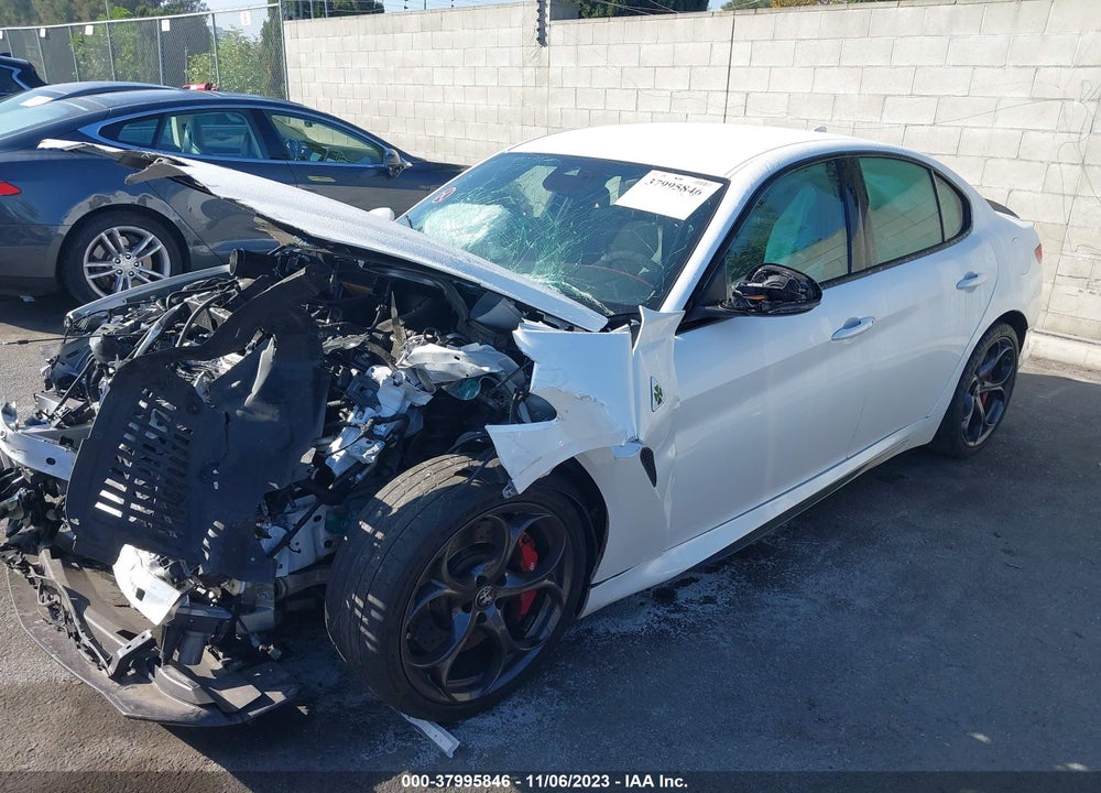 2018 ALFA ROMEO GIULIA QUADRIFOGLIO RWD VIN: ZARFAEAV5J7578382