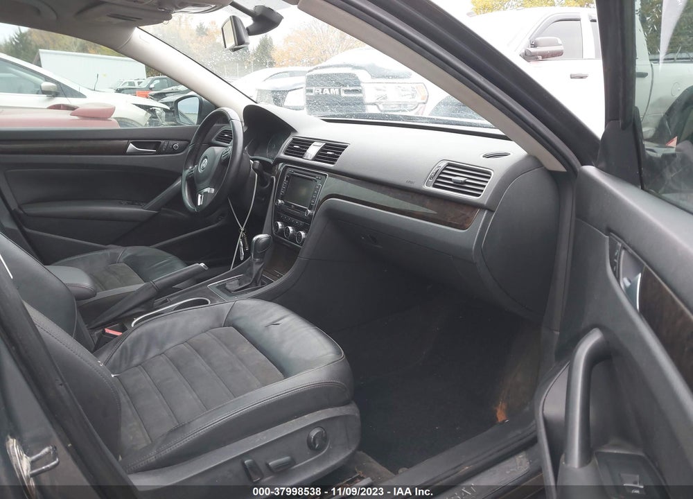 2014 VOLKSWAGEN PASSAT 2.0L TDI SEL PREMIUM VIN: 1VWCN7A36EC038951