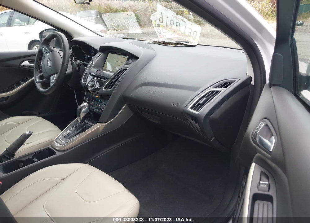 2018 FORD FOCUS TITANIUM VIN: 1FADP3N25JL252230