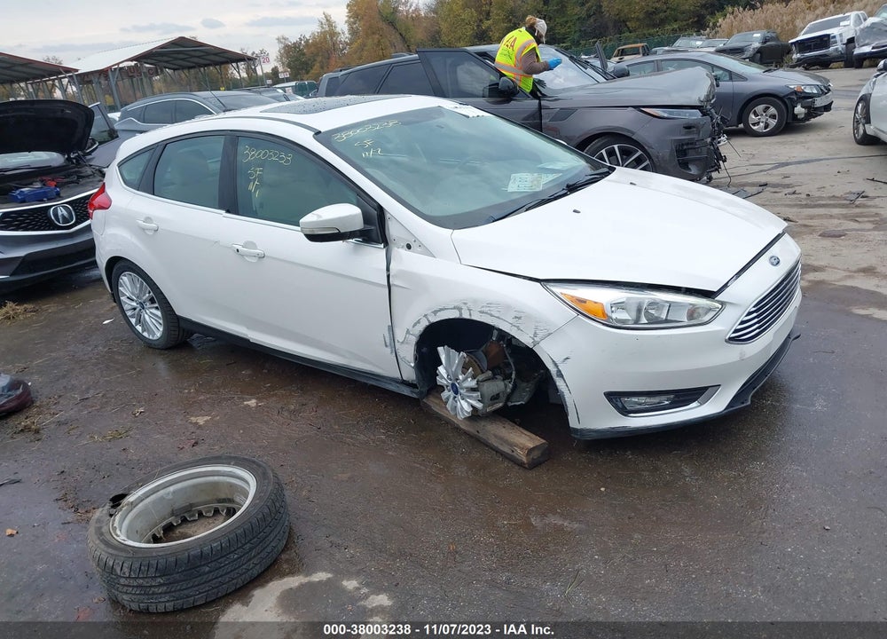 2018 FORD FOCUS TITANIUM VIN: 1FADP3N25JL252230