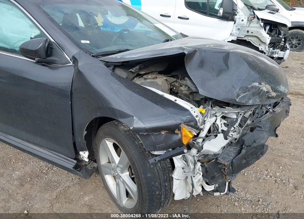 2014 TOYOTA CAMRY SE VIN: 4T1BF1FK7EU379855